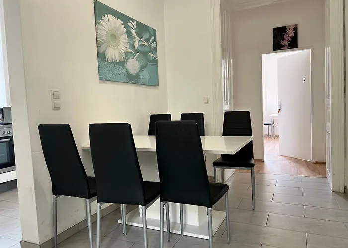 Apartment Comfortable 4 Private In Shared Perfect For Groups & Friends *