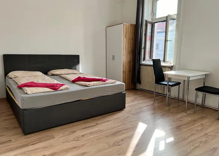 Comfortable 4 Private In Shared Perfect For Groups & Friends