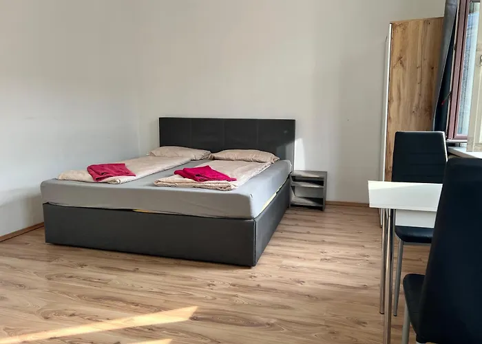 Comfortable 4 Private In Shared Perfect For Groups & Friends * Wien