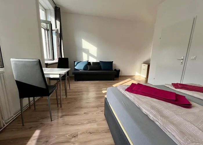 Comfortable 4 Private In Shared Perfect For Groups & Friends Apartment *