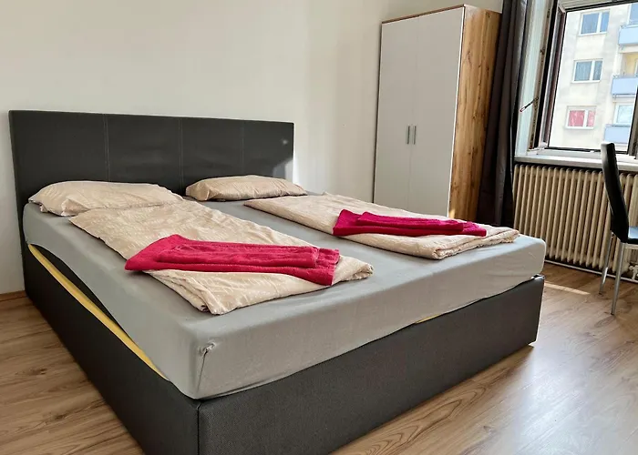 Comfortable 4 Private In Shared Perfect For Groups & Friends
