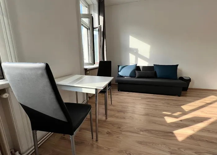 Comfortable 4 Private In Shared Perfect For Groups & Friends Apartment *