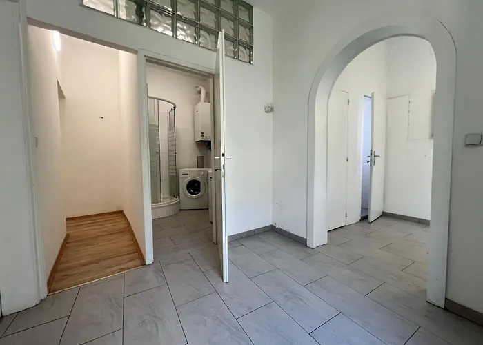 Comfortable 4 Private In Shared Perfect For Groups & Friends Apartment Wien