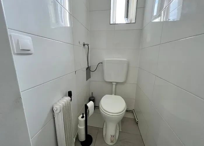 Comfortable 4 Private In Shared Perfect For Groups & Friends Apartment *